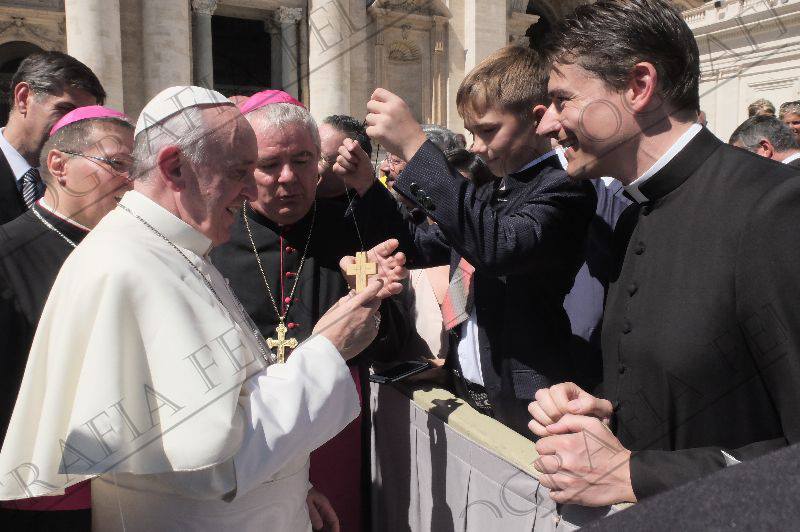 Omagiu adus Sfântului Părinte Papa Francisc